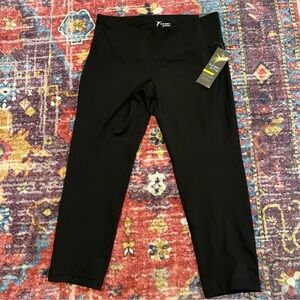 NWT! Old Navy Jet Black Performance Leggings